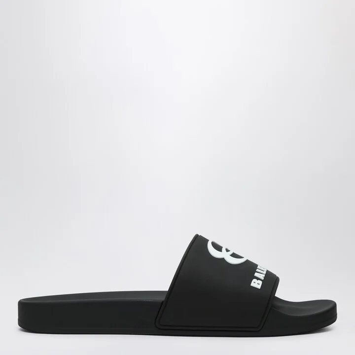 Rubber slide sandals for the pool