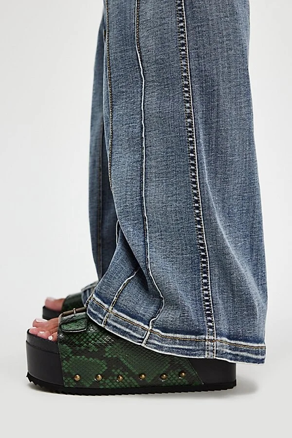 Rule Breaker Flatform Sandals