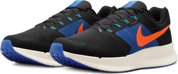 Run Swift 3 "Black" sneakers - Image 2