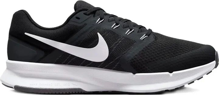 Run Swift 3 "Black" sneakers