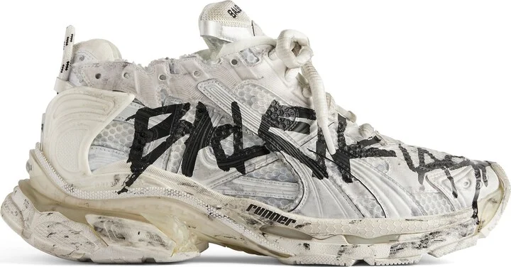 Runner Graffiti Sneaker