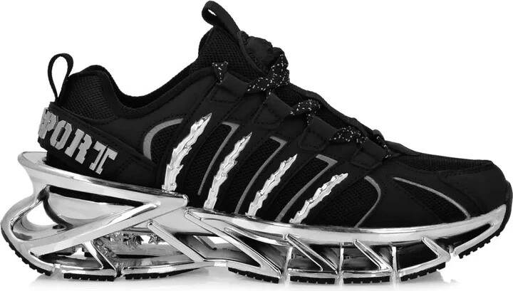 Runner sneakers