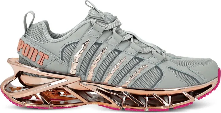 Runner sneakers