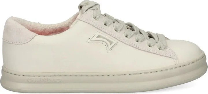 Runner sneakers