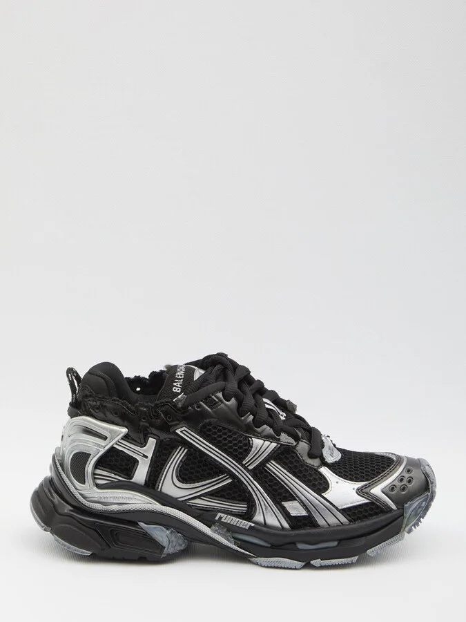 Runner Sneakers