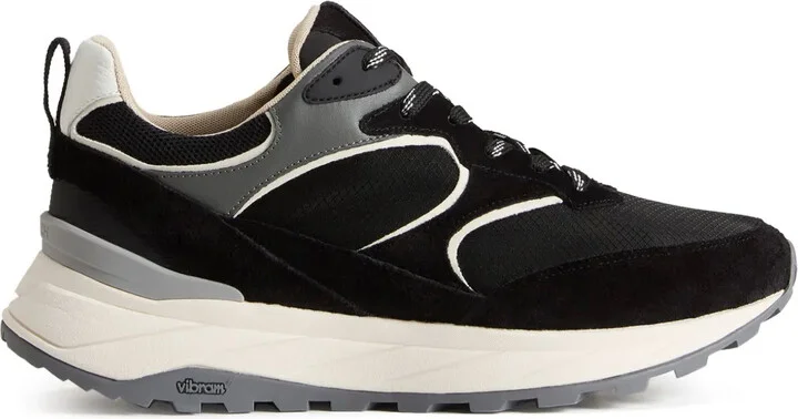 Runner trainers