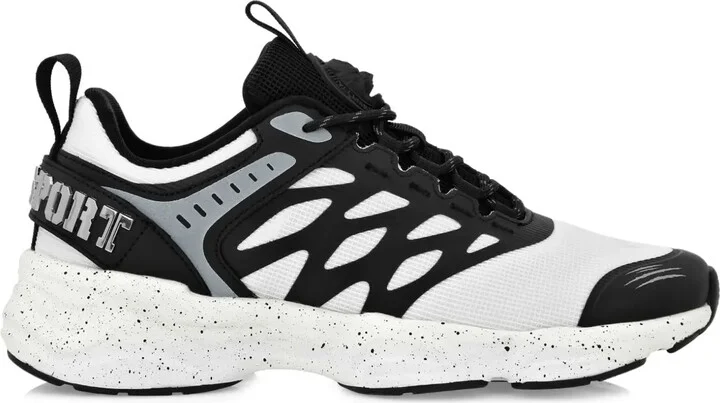 Runner trainers