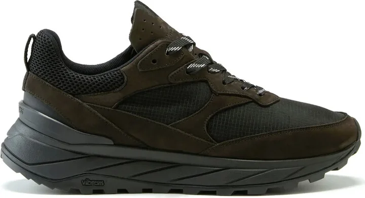 Running nubuck sneakers