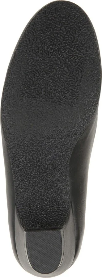 Saar Kitten Heel Pump - Image 5
