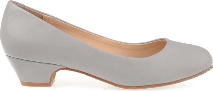 Saar Round Toe Pump - Narrow Width - Image 3