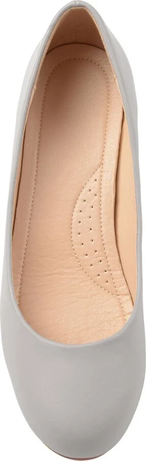 Saar Round Toe Pump - Narrow Width - Image 4