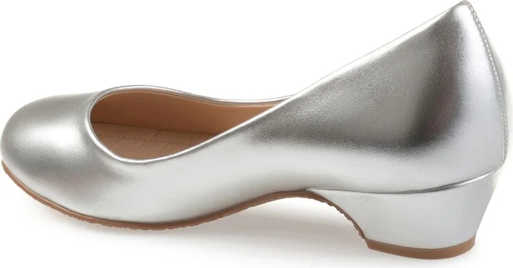 Saar Round Toe Pump - Narrow Width - Image 7