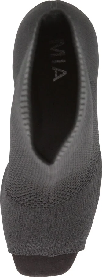 Saddie Flyknit Bootie - Image 4