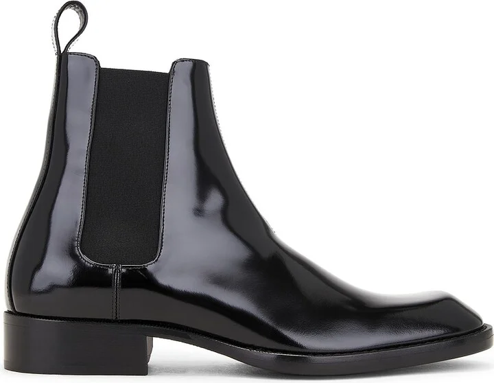 Saint Laurent Vadim 25 Chelsea Boot in Black
