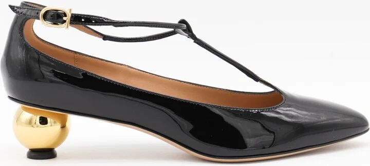 Salvatore Ferragamo Black Tania Pumps