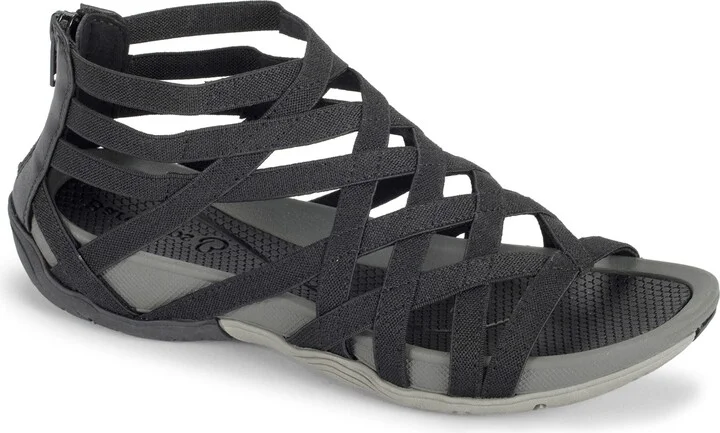 Samina Sandal