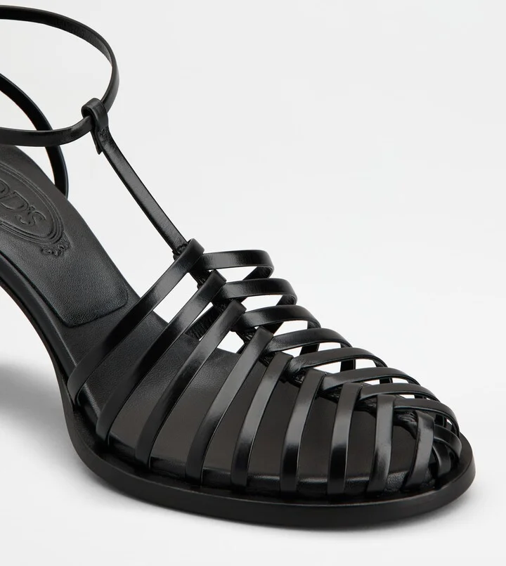 Sandals in Leather - Image 5