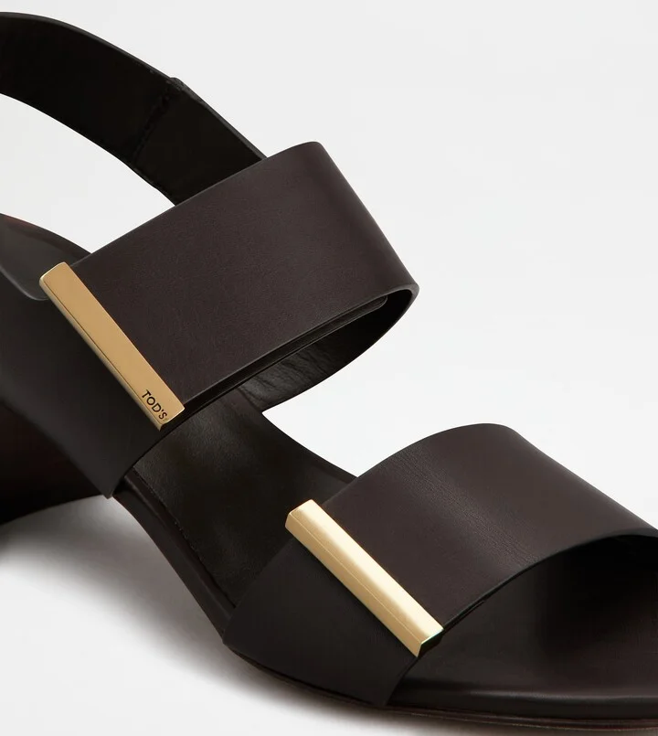 Sandals in Leather - Image 5