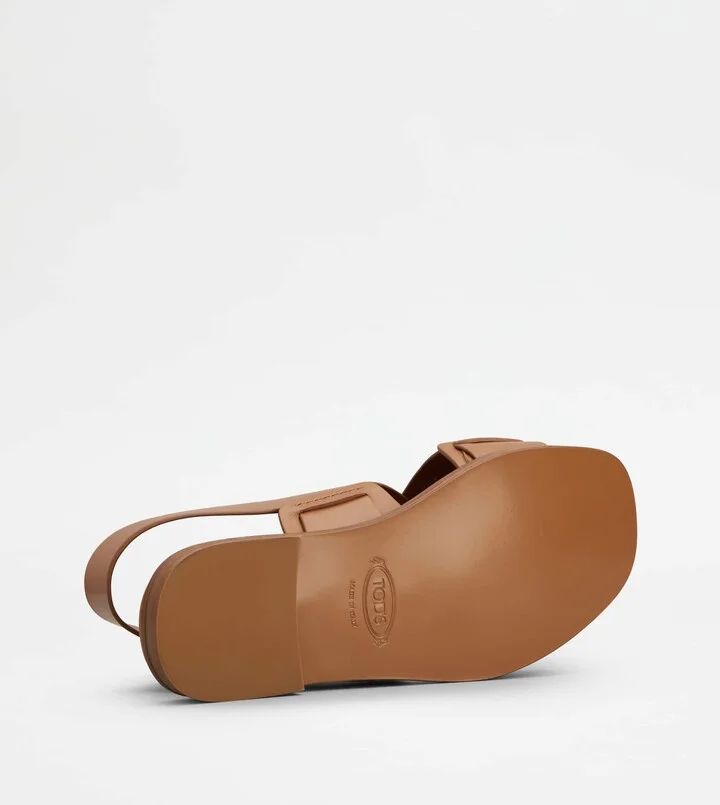 Sandals in Leather - Image 4