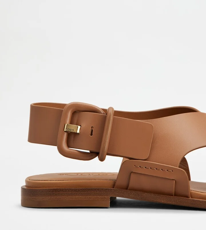 Sandals in Leather - Image 5