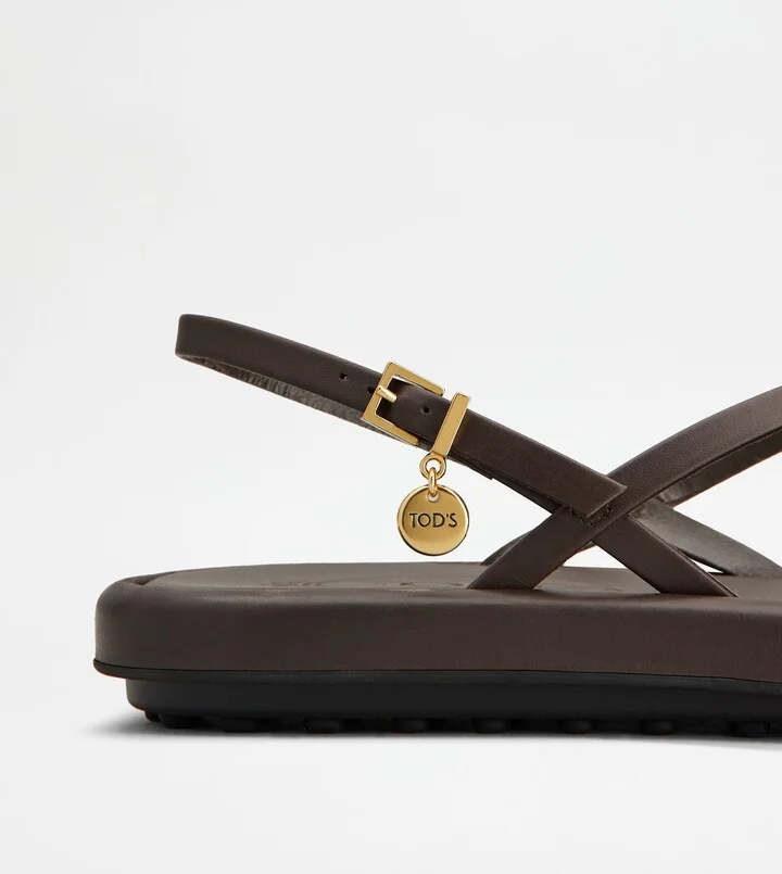 Sandals in Leather - Image 5