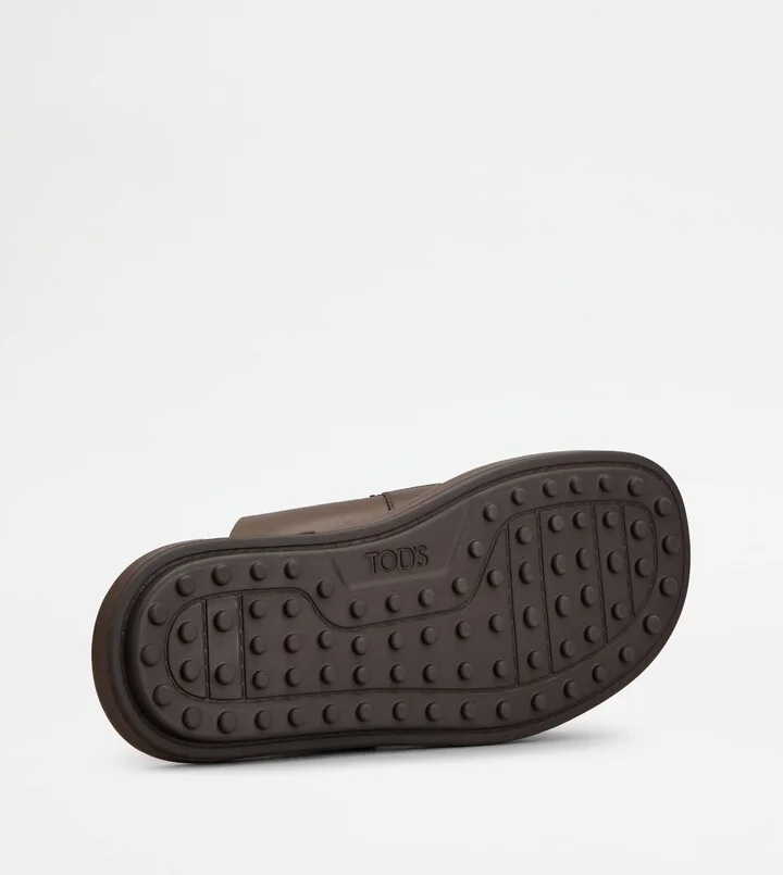 Sandals in Leather - Image 4
