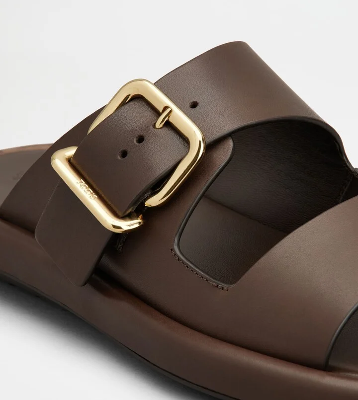 Sandals in Leather - Image 5