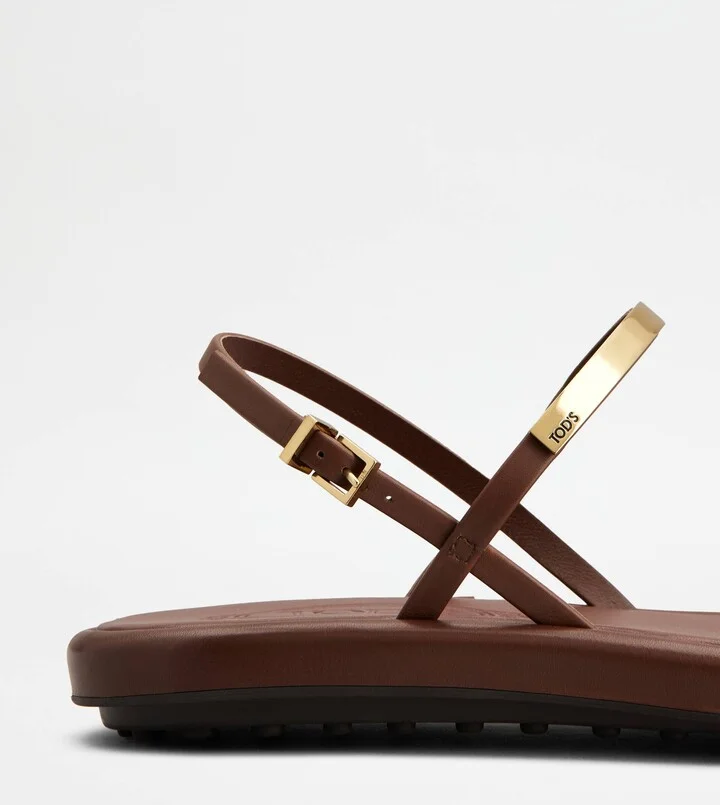Sandals in Leather - Image 5
