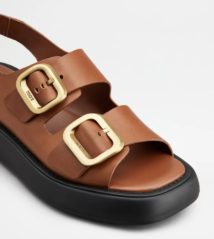Sandals in Leather - Image 4