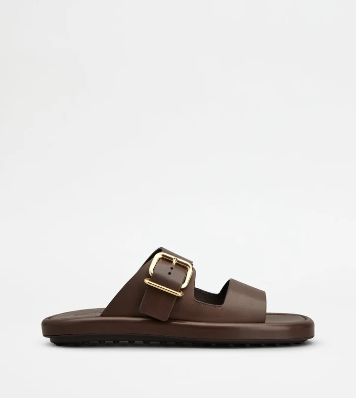 Sandals in Leather