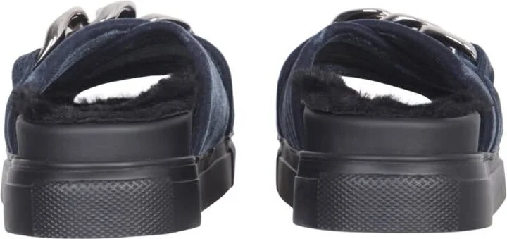 Sandals With Oversized Chain - Image 4