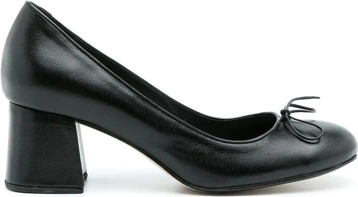 Sandy leather pumps