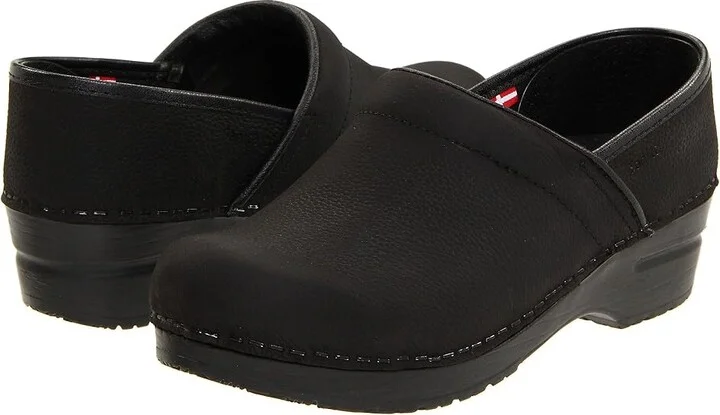 Sanita Professional Oil Women's Clog Shoes Black Textured Oil : EU 39 (US Women's 7.5-8) Regular, Leather