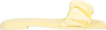 Pastel yellow