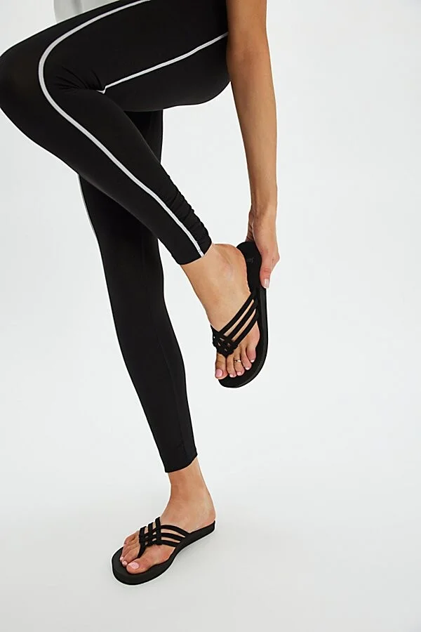 Sanuk Yoga Sandy Sandals - Image 2