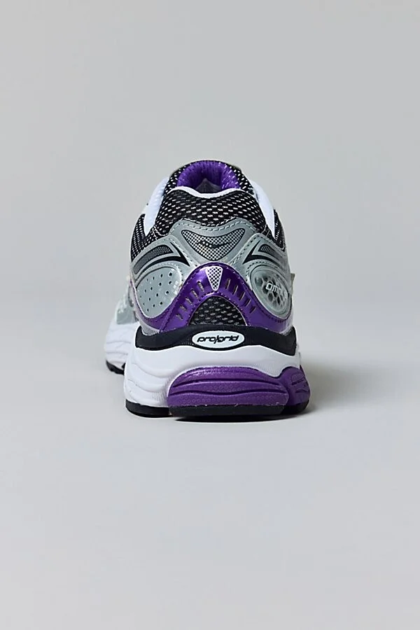 Saucony Men's ProGrid Omni 9 Sneaker in Silver/Purple - Image 4