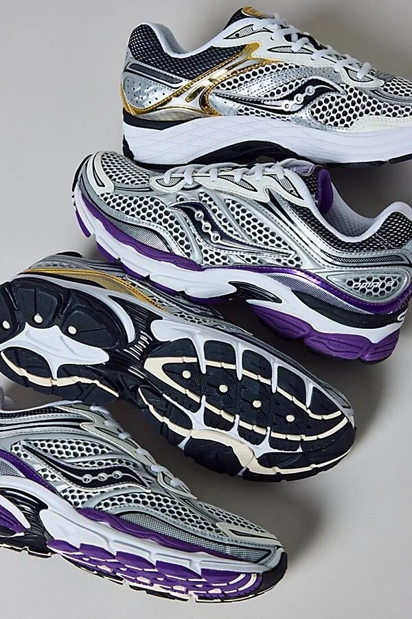 Saucony Men's ProGrid Omni 9 Sneaker in Silver/Purple