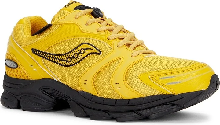 Saucony Progrid Triumph 4 in Mustard - Image 2
