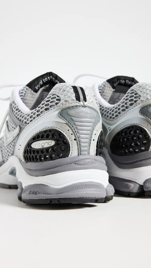 Saucony Progrid Triumph 4 Unisex Sneakers - Image 4