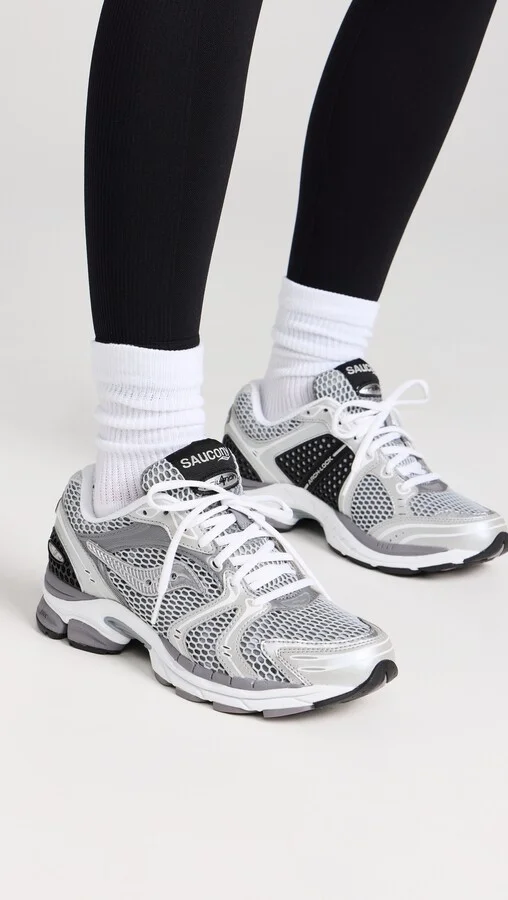 Saucony Progrid Triumph 4 Unisex Sneakers - Image 5