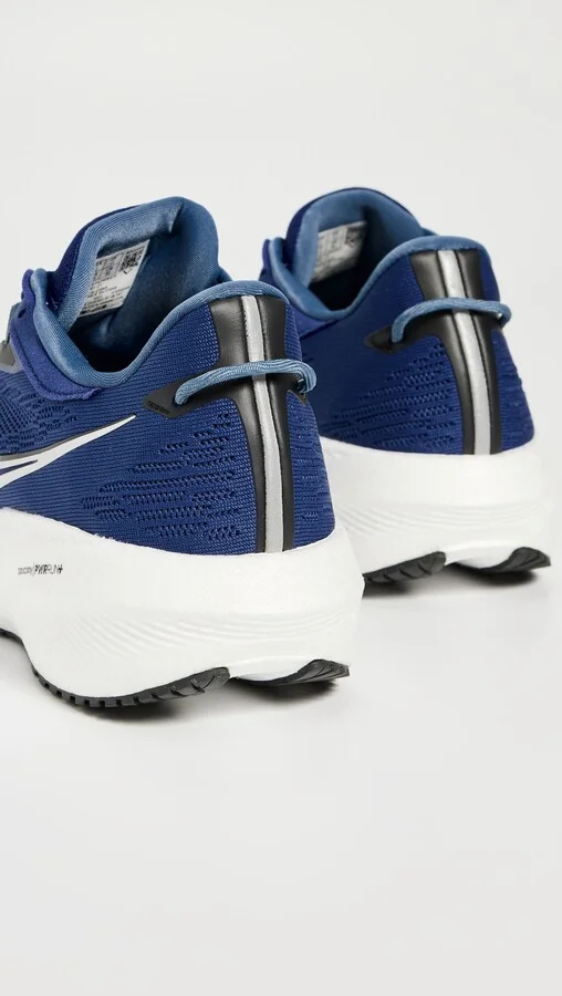 Saucony Triumph 21 Sneakers - Image 6