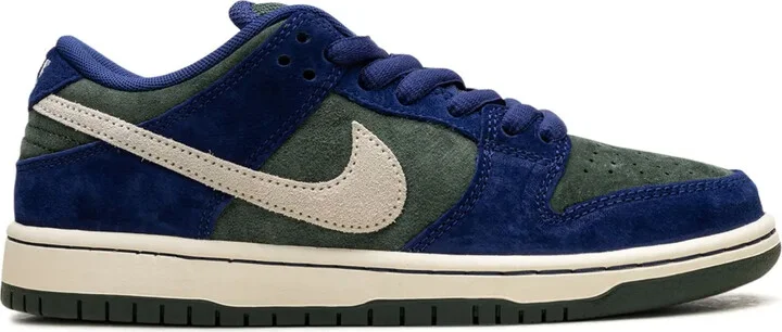 SB Dunk "Deep Royal Blue" sneakers