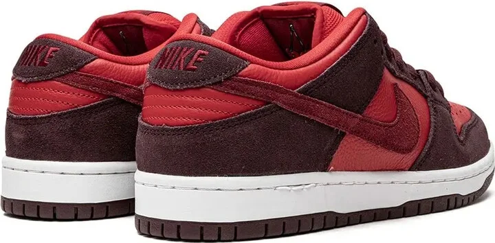 SB Dunk Low "Cherry" sneakers - Image 3