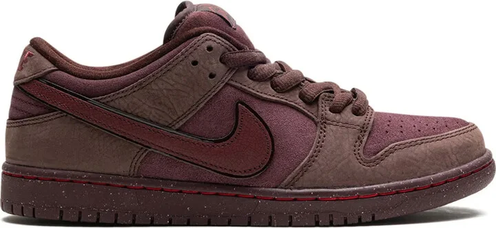 SB Dunk Low "City of Love" sneakers