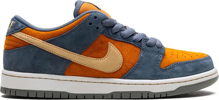 SB Dunk Low "Light Carbon/Monarch" sneakers