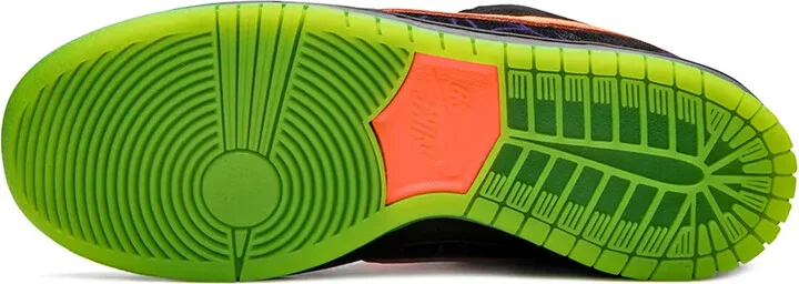 SB Dunk Low "Night Of Mischief" sneakers - Image 4