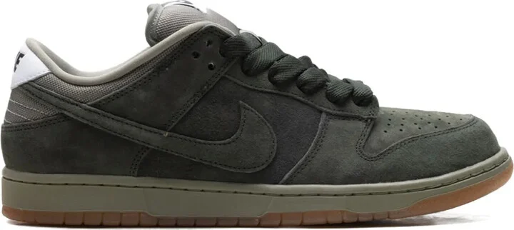 SB Dunk Low Pro B sneakers