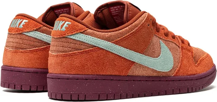 SB Dunk Low Pro Prm "Mystic Red" sneakers - Image 3