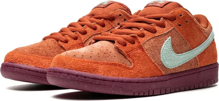 SB Dunk Low Pro Prm "Mystic Red" sneakers - Image 4