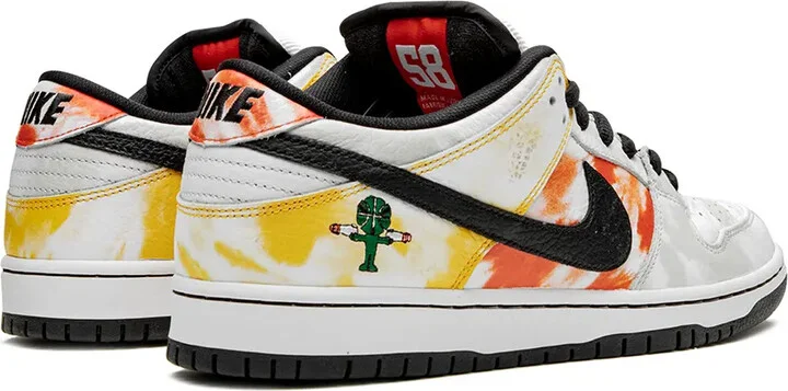 SB Dunk Low "Tie-Dye Rayguns 2019 - Image 3